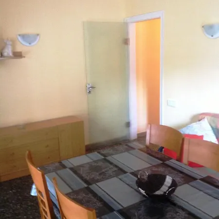 Mit Ueberdachter Terrasse In Strandnaehe Salou